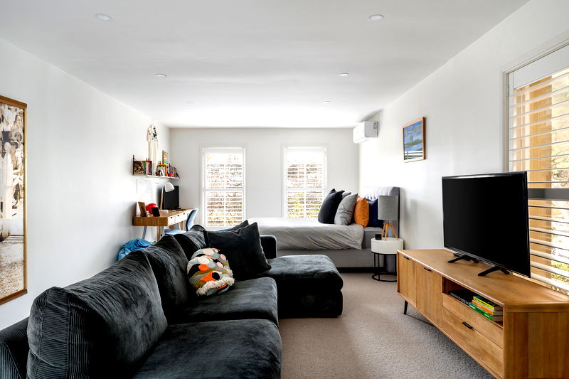 Wynnstay House (Solar Heated Pool)