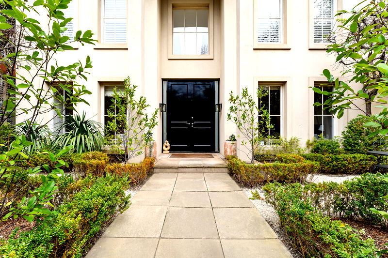 Wynnstay House (Solar Heated Pool)