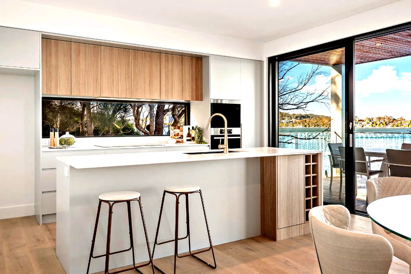 Clare De Lune Waterfront (with pool)