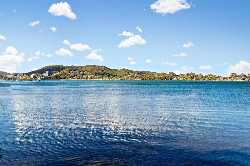 Clare De Lune Waterfront (with pool)