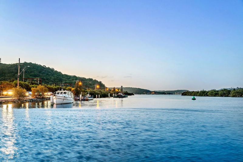 Clare De Lune Waterfront (with pool)