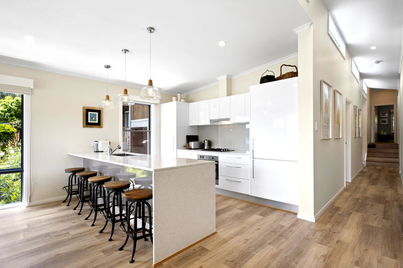 Araluen Waterfront Getaway (Walk to the beach)