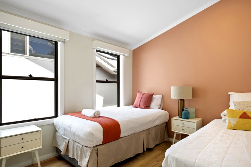 Araluen Waterfront Getaway (Walk to the beach)