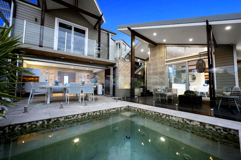 Alaya at Toowoon Bay (On the beach)