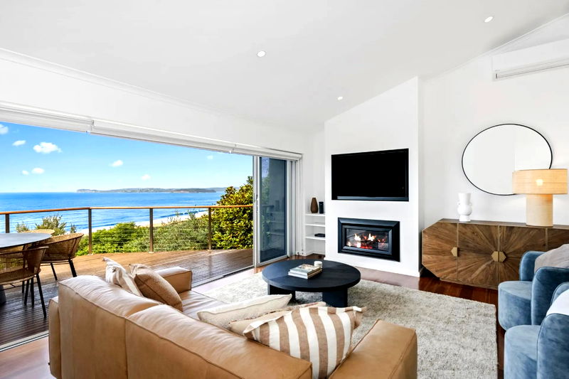 Kalani at Killcare (Walk to the beach)