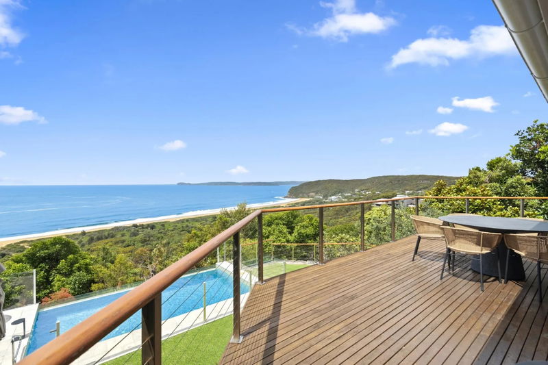 Kalani at Killcare (Walk to the beach)