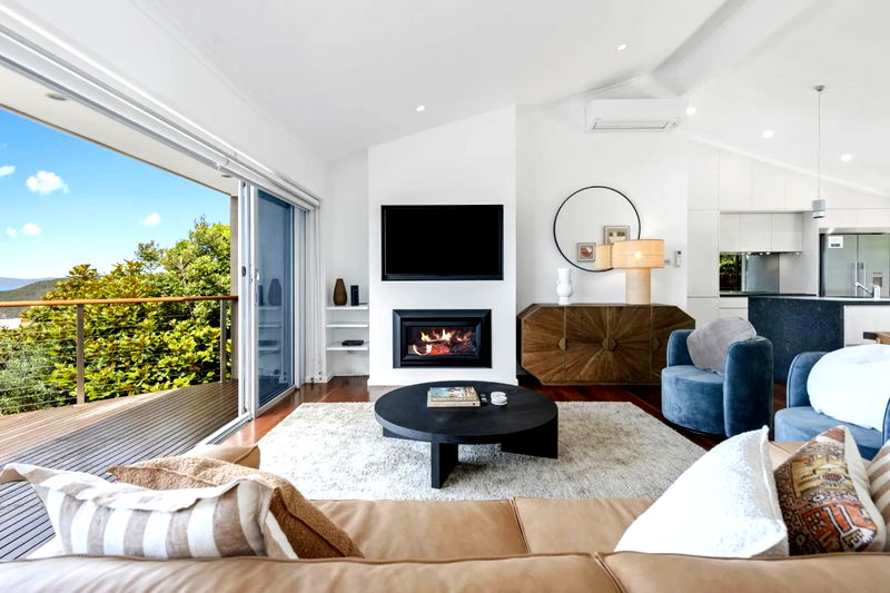 Kalani at Killcare (Walk to the beach)