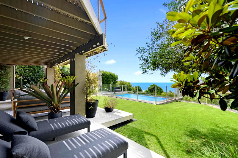 Kalani at Killcare (Walk to the beach)