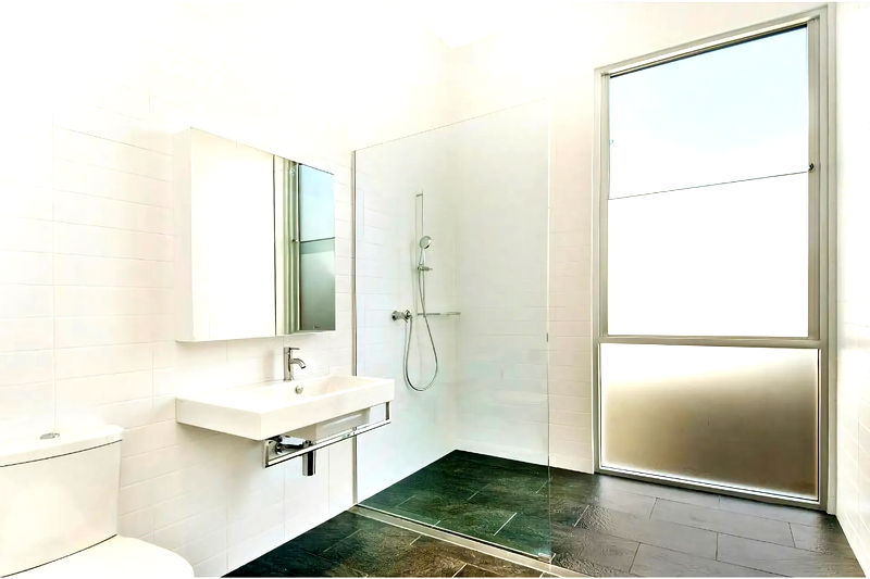 The Canopy at Pretty Beach (Walk to the beach)