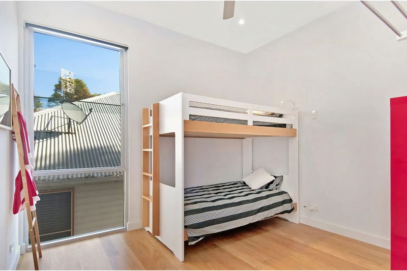 The Canopy at Pretty Beach (Walk to the beach)