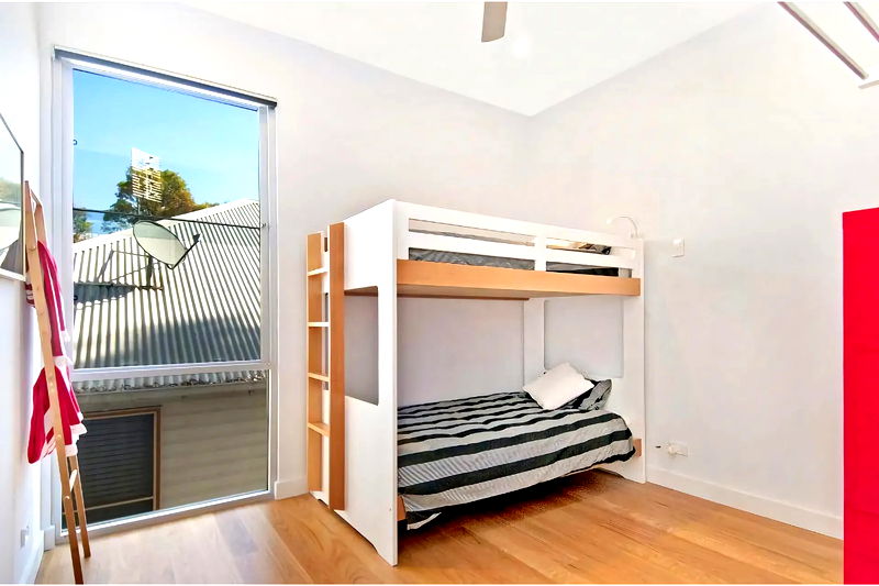 The Canopy at Pretty Beach (Walk to the beach)