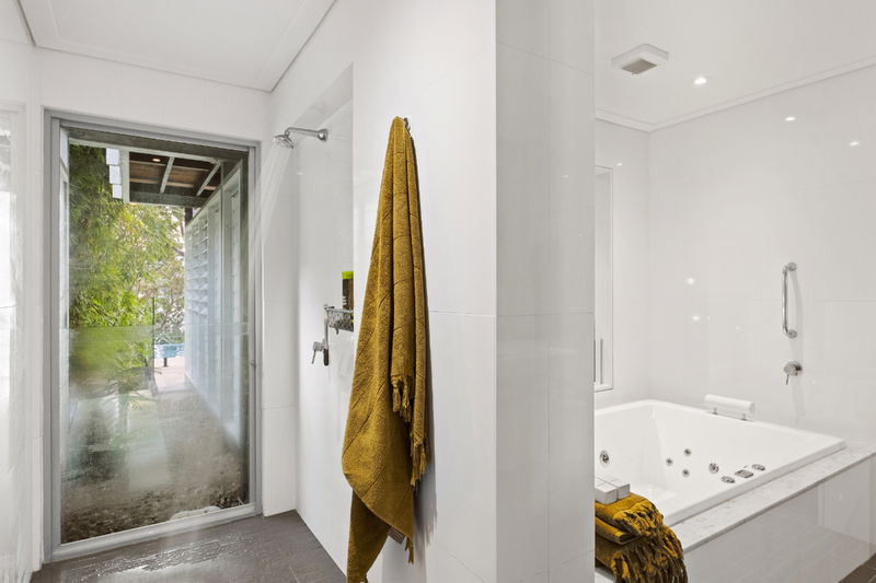 Tranquility at Pretty Beach (Walk to the beach)