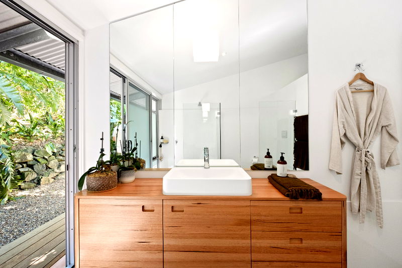 Tranquility at Pretty Beach (Walk to the beach)