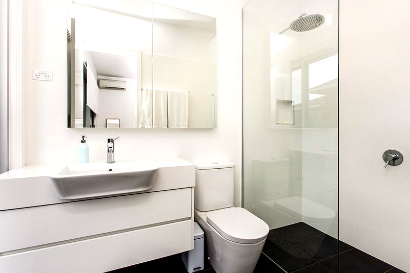 Stonecutters 2 - in the heart of town