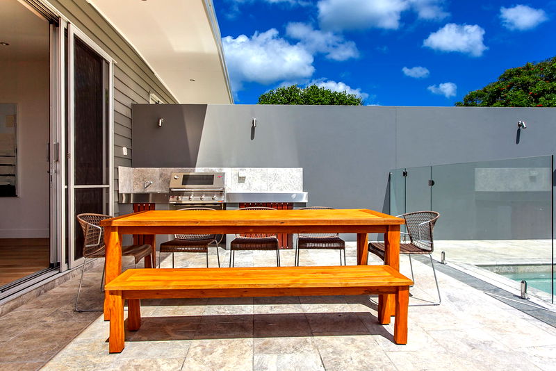 Stonecutters 2 - in the heart of town