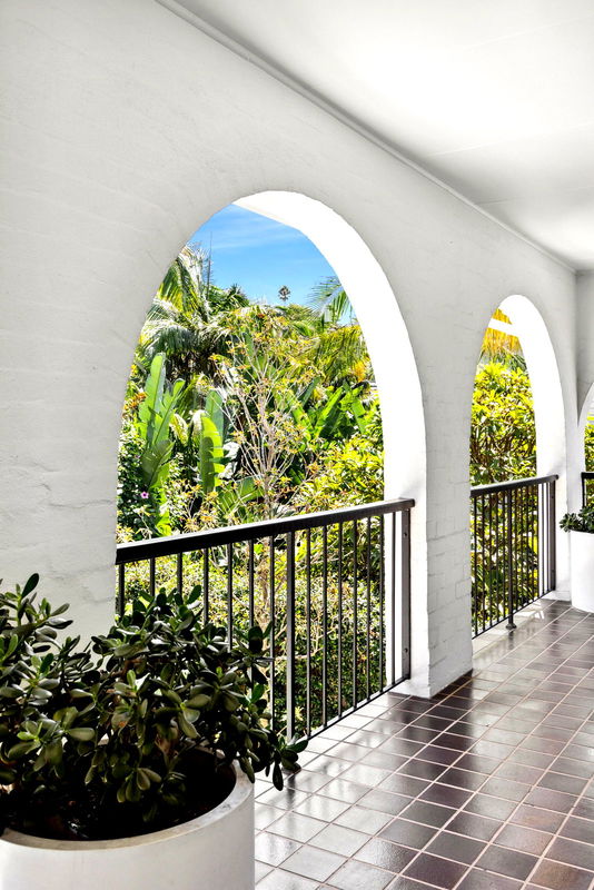 Balmoral Luxe Escape (Walk to Beach)