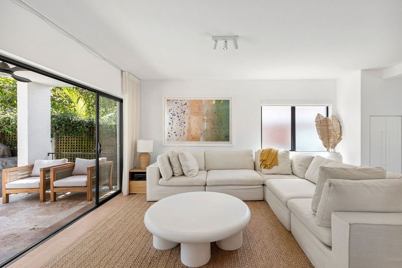 Balmoral Luxe Escape (Walk to Beach)