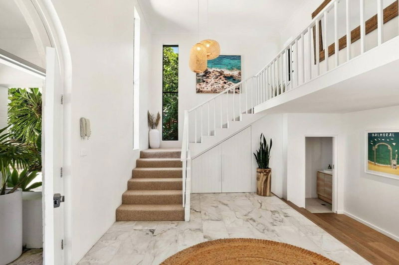 Balmoral Luxe Escape (Walk to Beach)