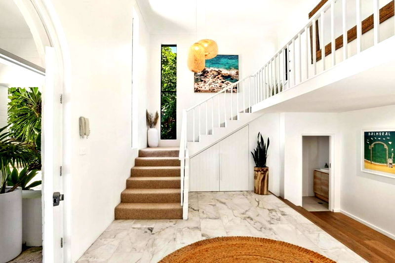 Balmoral Luxe Escape (Walk to Beach)