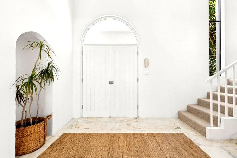 Balmoral Luxe Escape (Walk to Beach)